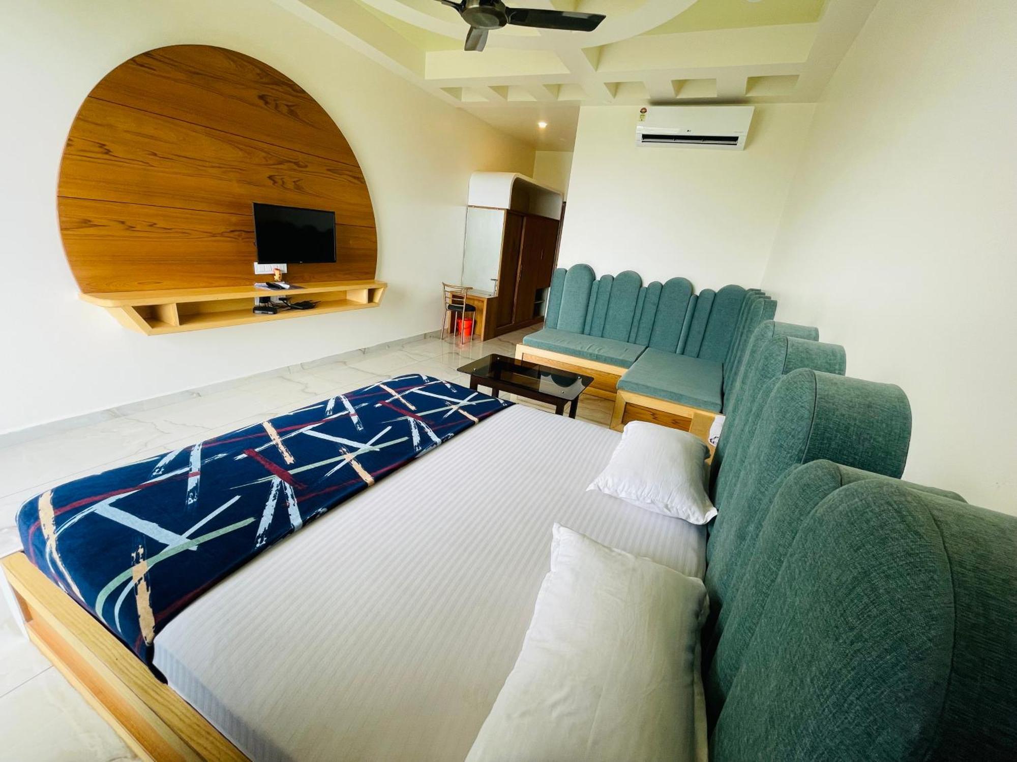 Natural Resort Panhala Экстерьер фото