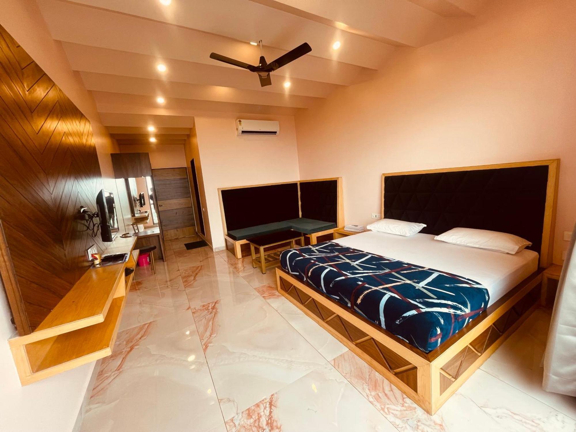 Natural Resort Panhala Экстерьер фото