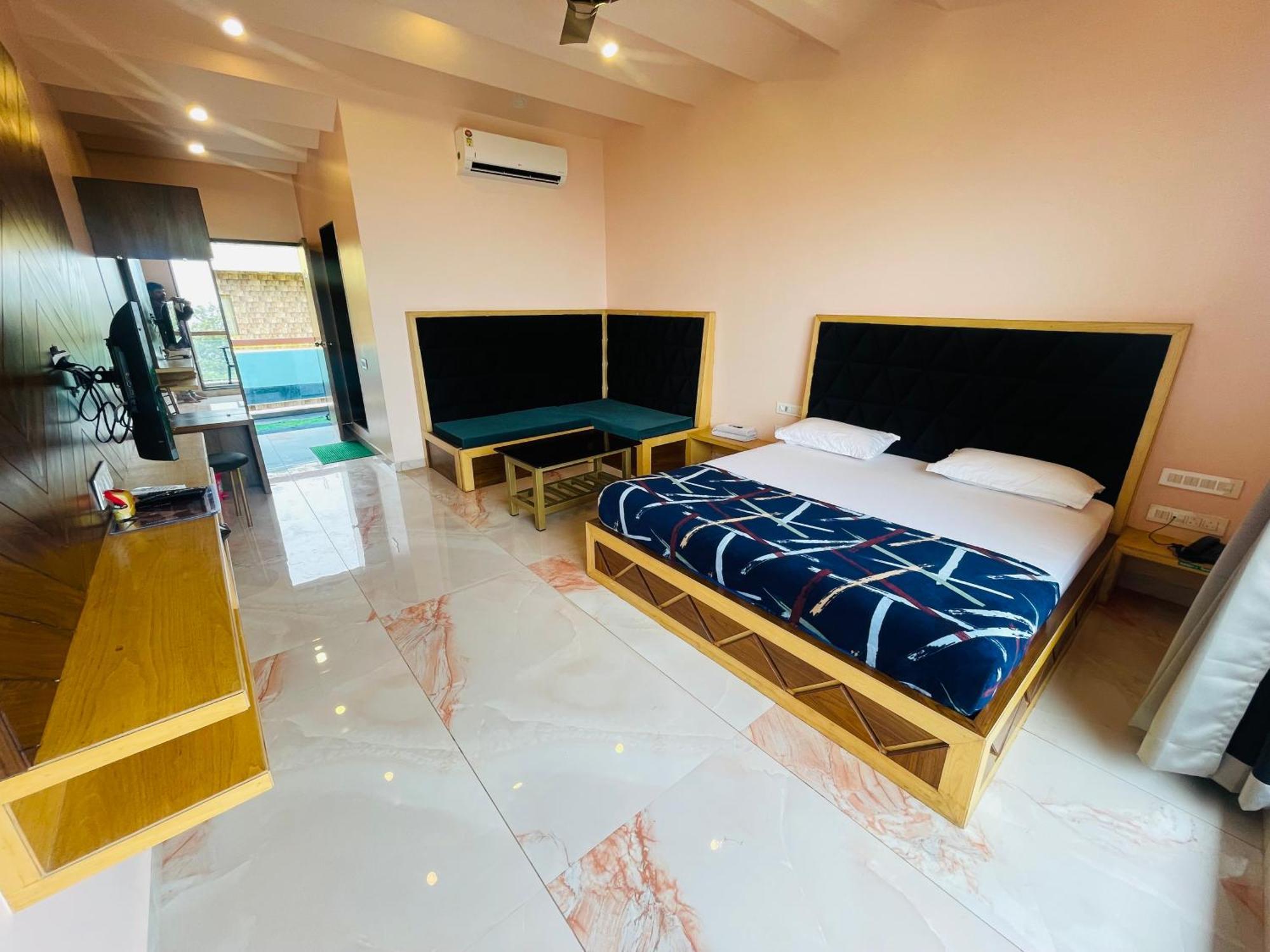 Natural Resort Panhala Экстерьер фото