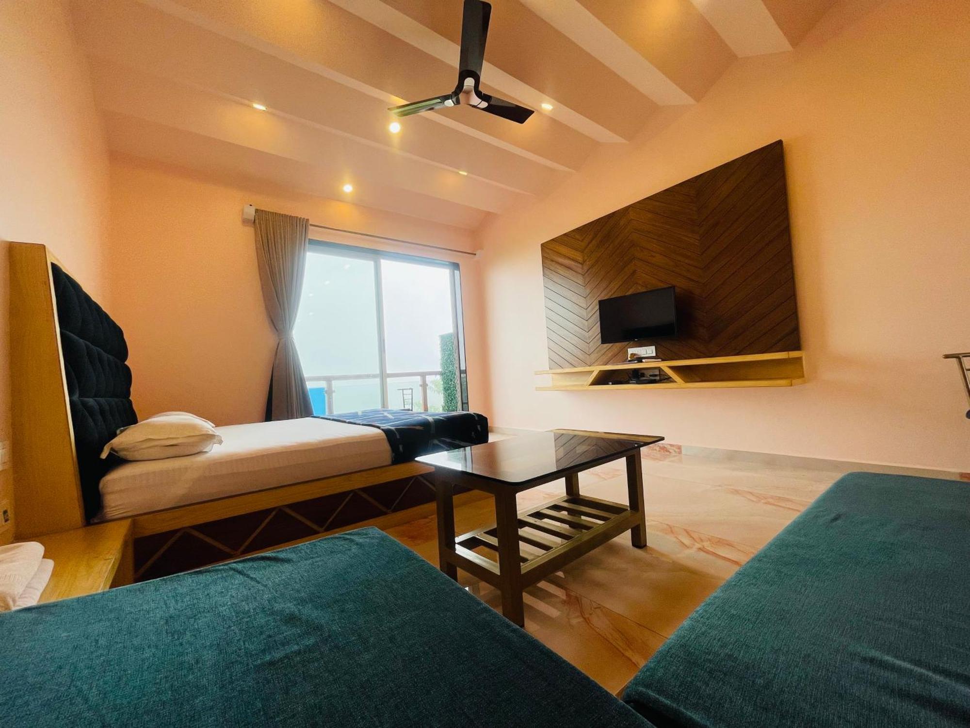 Natural Resort Panhala Экстерьер фото