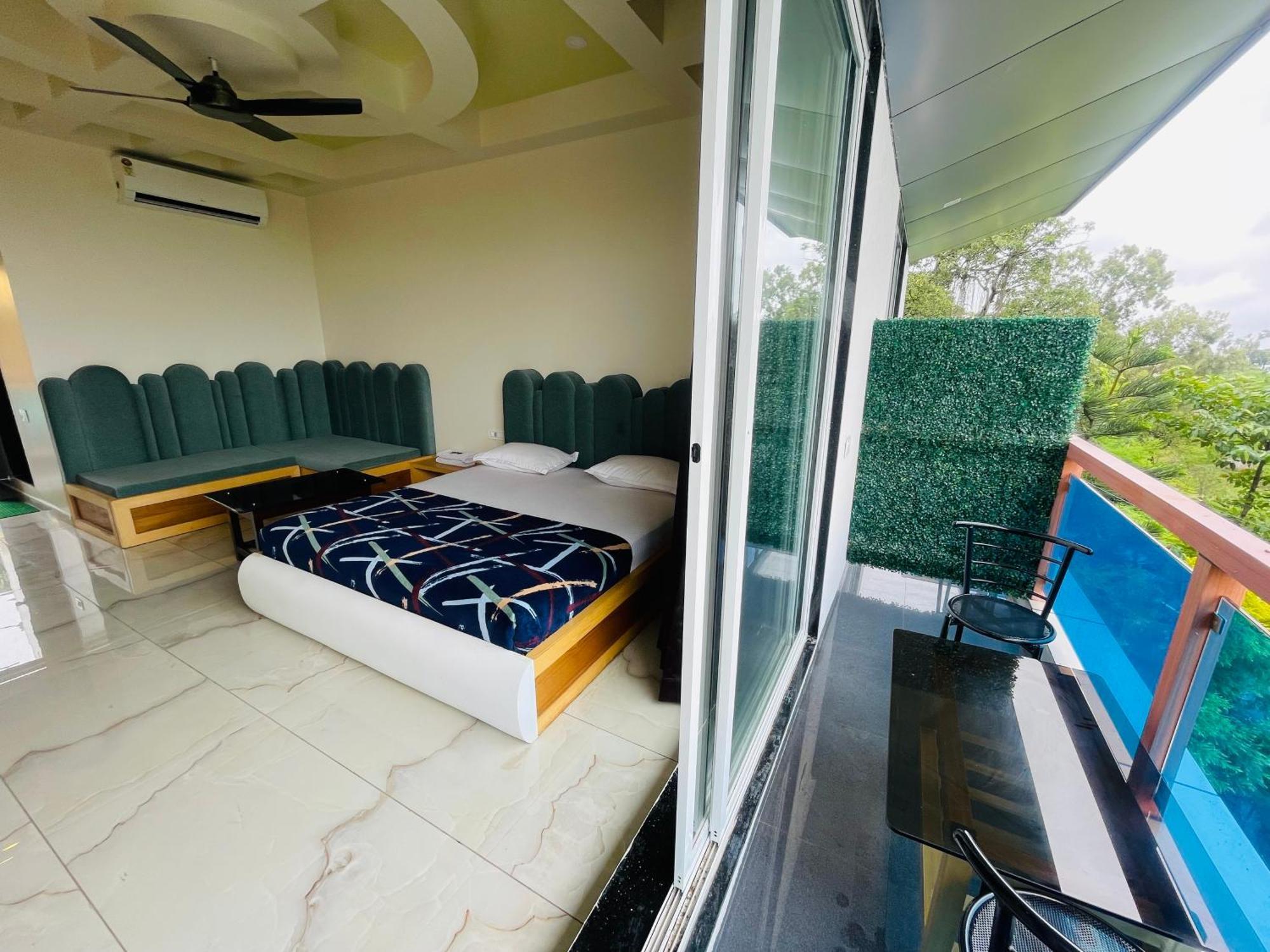 Natural Resort Panhala Экстерьер фото
