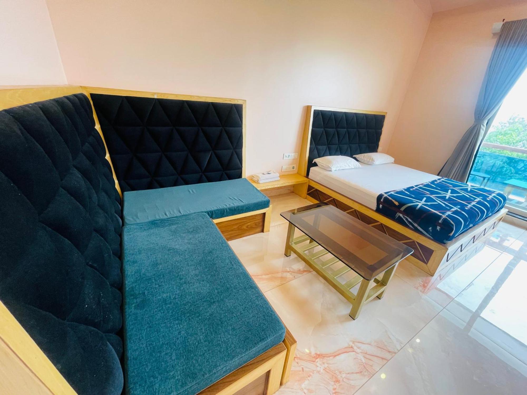 Natural Resort Panhala Экстерьер фото