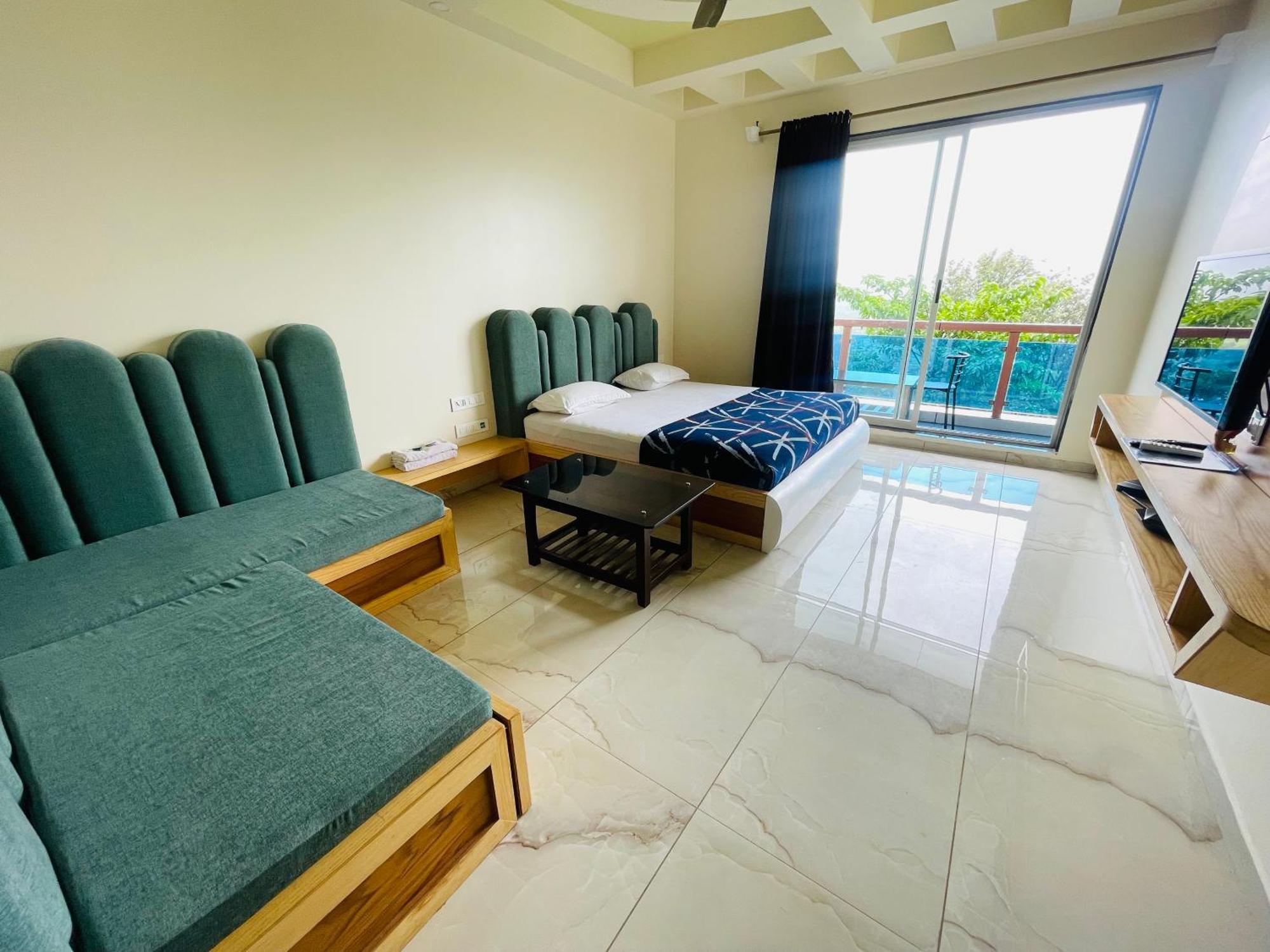 Natural Resort Panhala Экстерьер фото