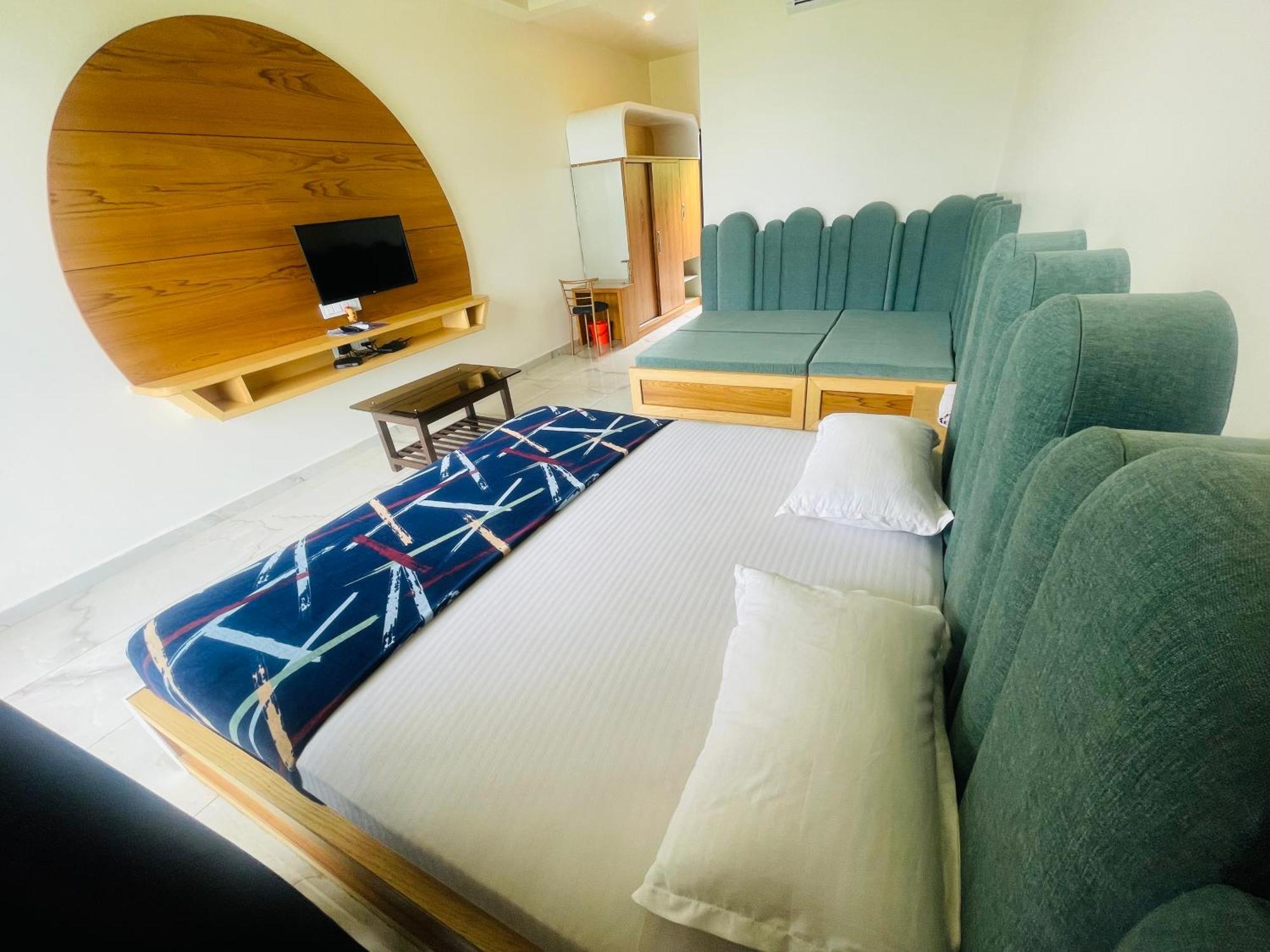 Natural Resort Panhala Экстерьер фото