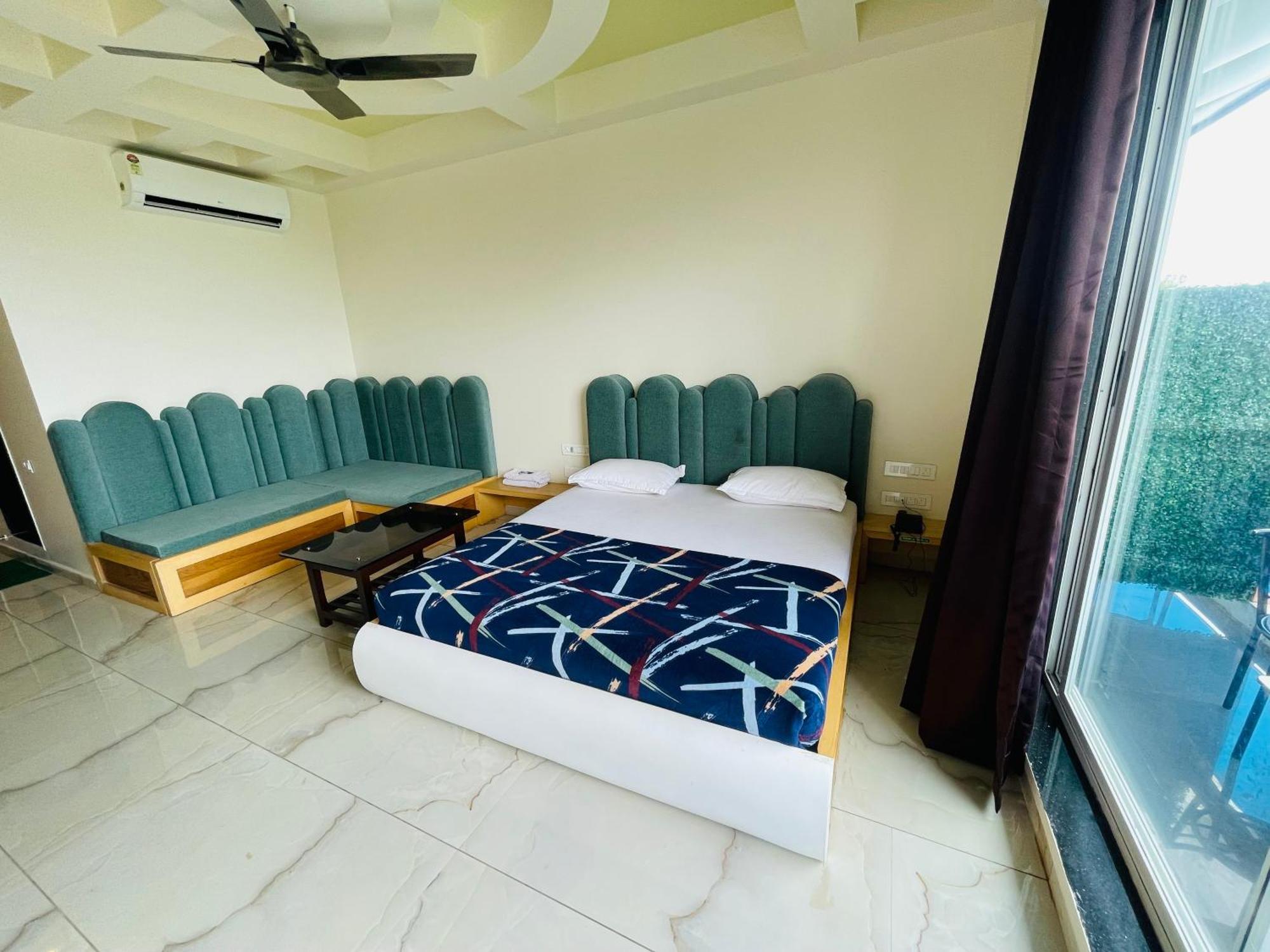 Natural Resort Panhala Экстерьер фото